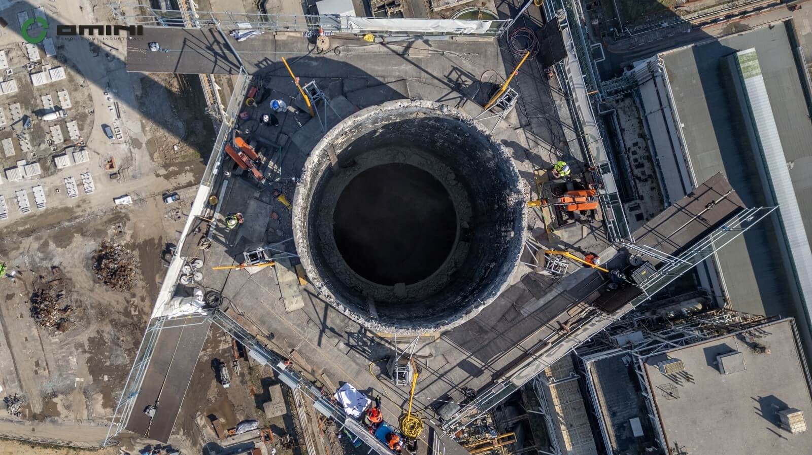 Demolizione ciminiera centrale ENEL La Spezia Fratelli Omini 11
