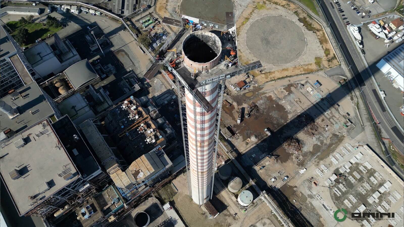 Demolizione ciminiera centrale ENEL La Spezia - Fratelli Omini - 14